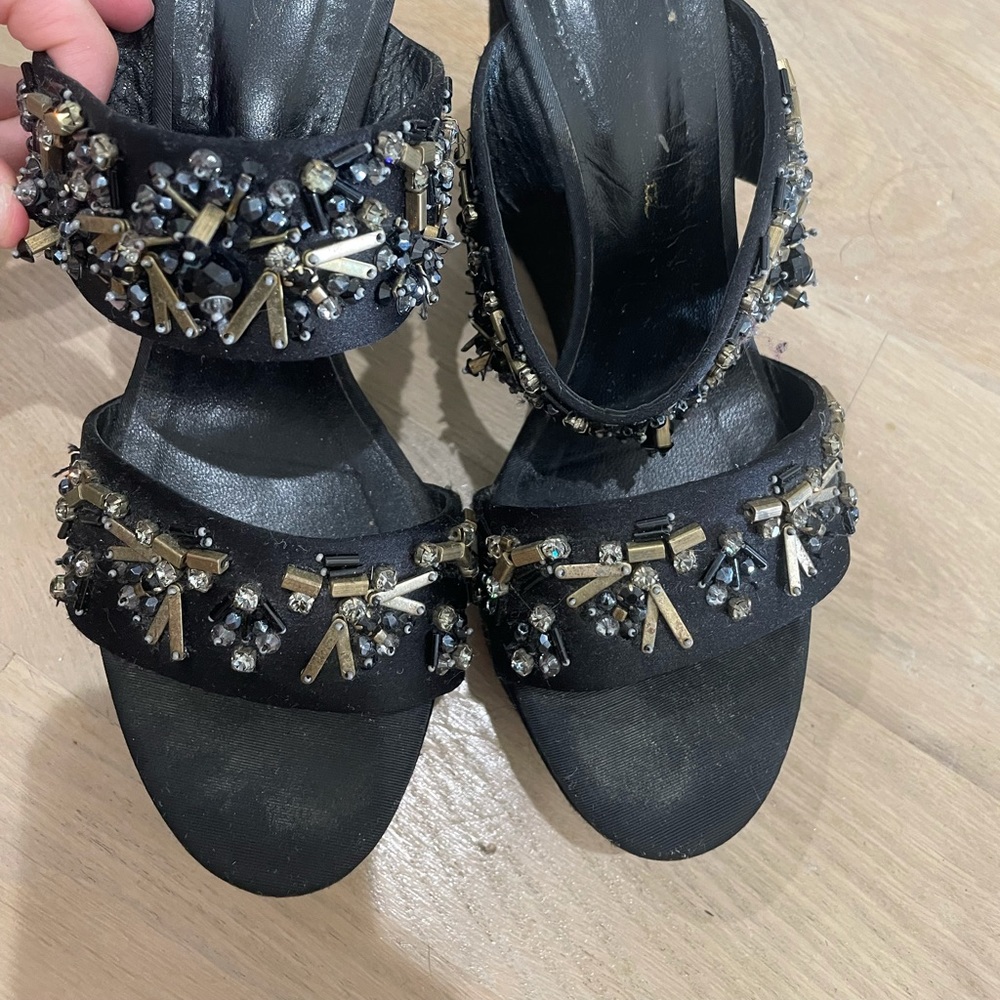 Oscar de la renta wedge heels size 8